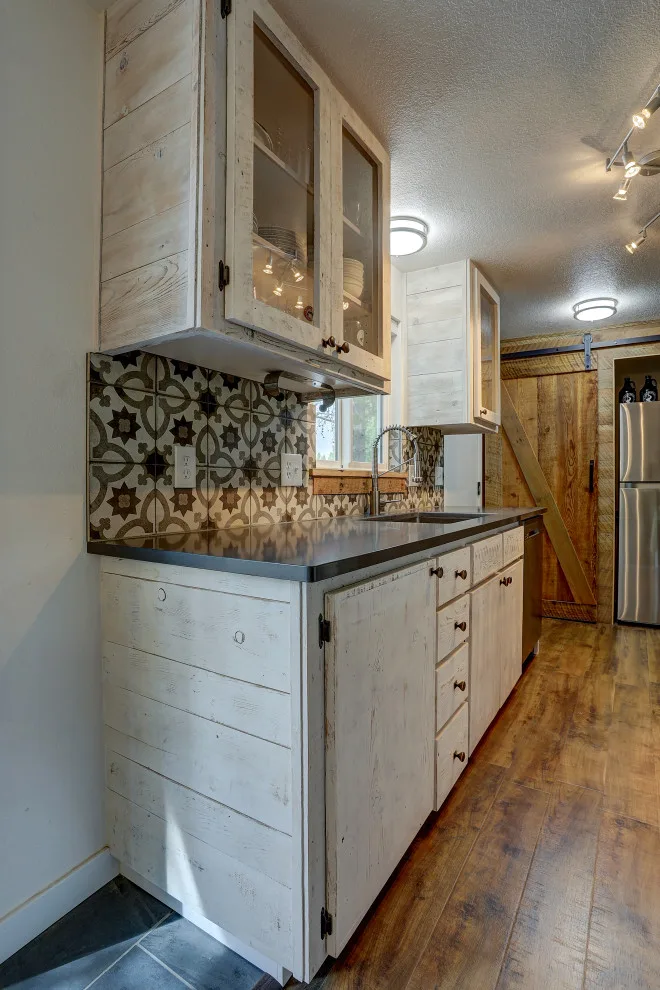 Contemporary Farmhouse Renovation in Sunriver by Ron Brown - The Finisher - Photo 13