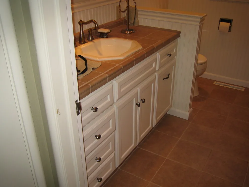 Escalon Living Room and Restroom by Avalon Builders - Photo 13