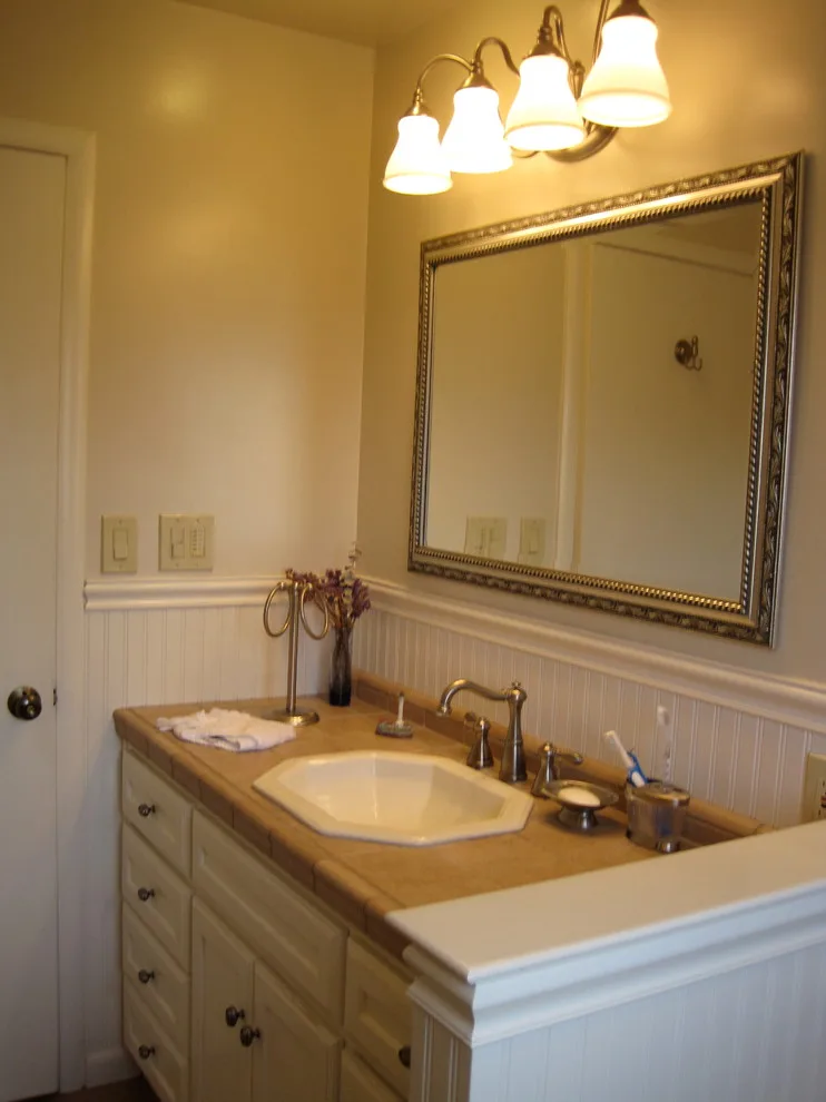 Escalon Living Room and Restroom by Avalon Builders - Photo 17