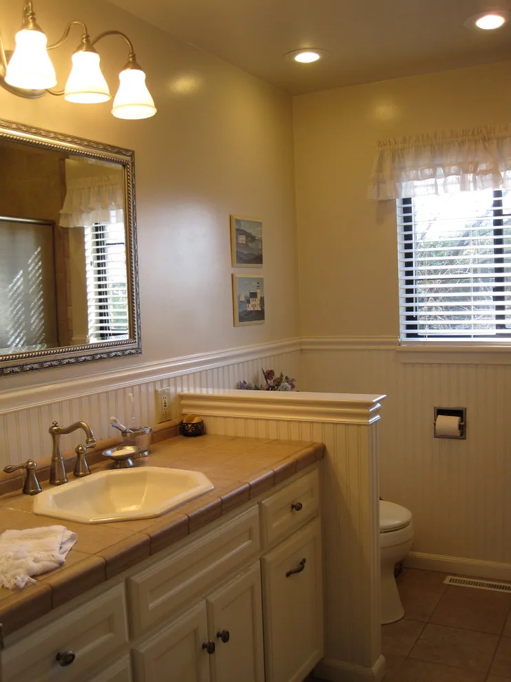 Escalon Living Room and Restroom by Avalon Builders - Photo 16