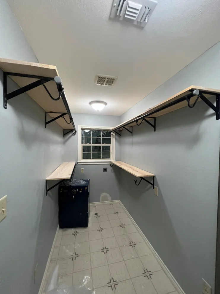 Everett's restroom by Valor Contracting LLC - Photo 3