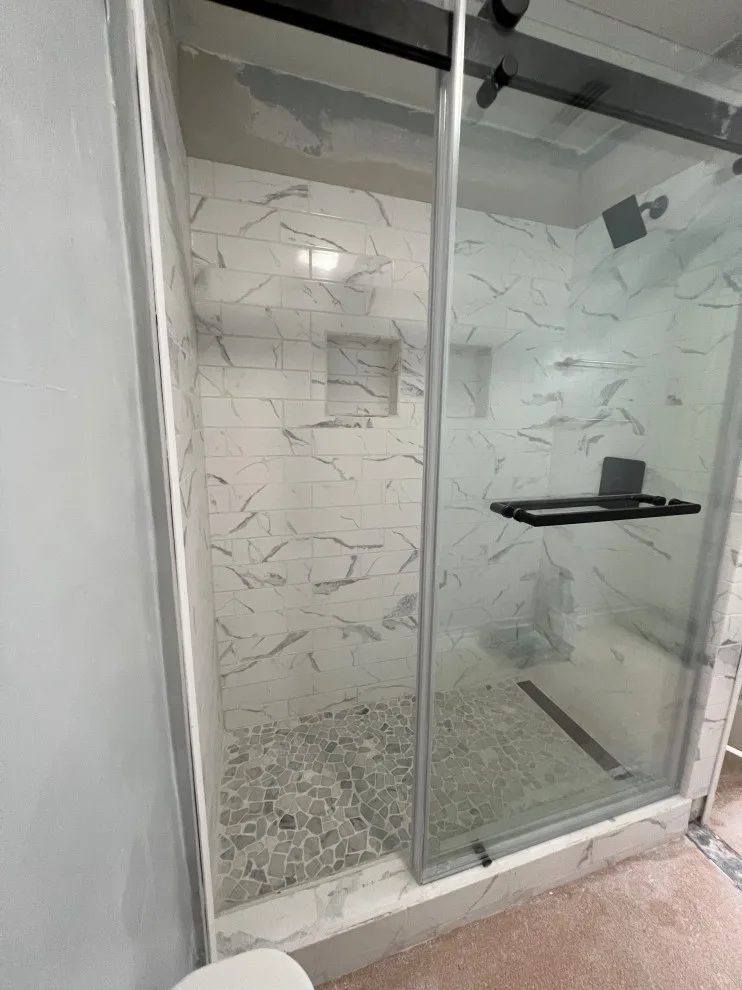 Everett's restroom by Valor Contracting LLC - Photo 7