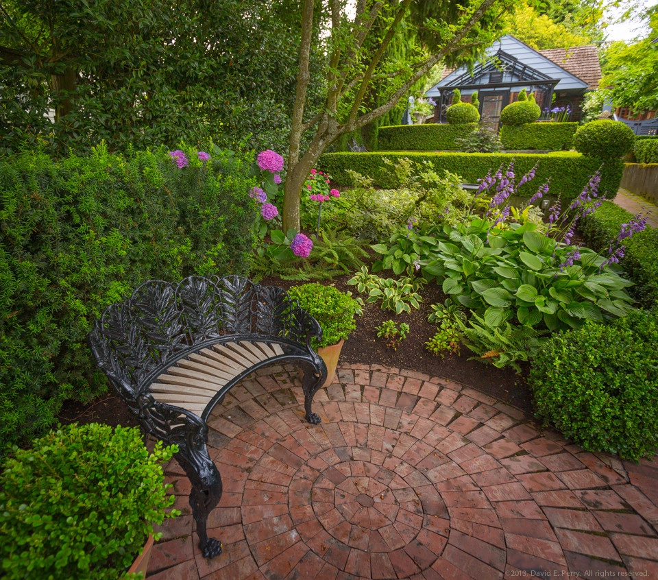 Lush English Garden by Terra Design - Photo 6