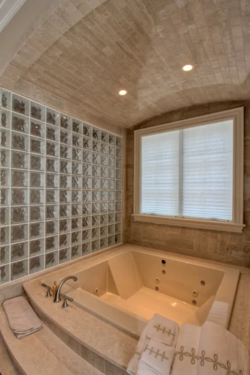 Fairway Court - Tailored Golf Course Residence by Bunting Construction Co. - Photo 17