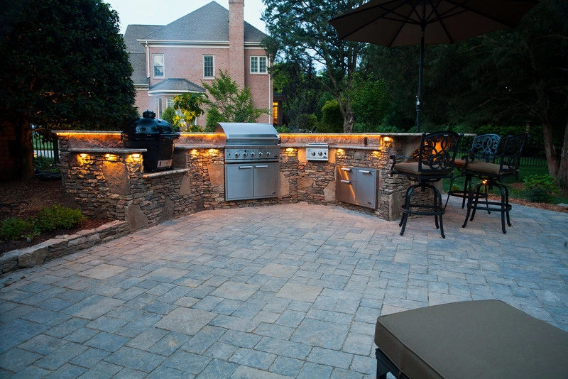 Outdoor kitchen, Lighting and Patio by Terranova Landscapes & Designs Inc. - Photo 3