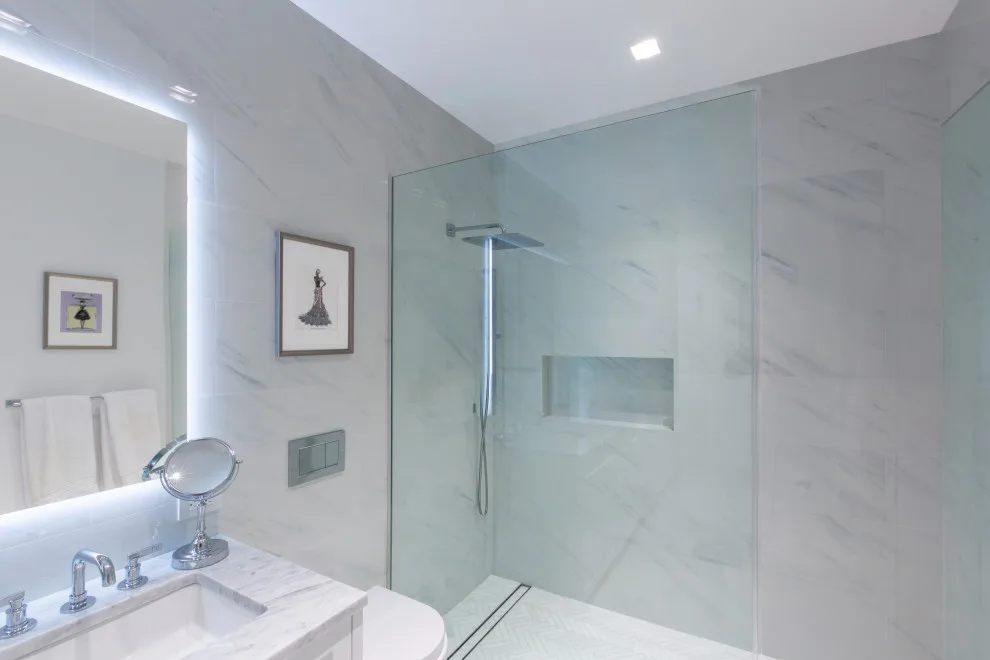 5th Avenue Condominium by Grandeur Hills Group,Inc. - Photo 7