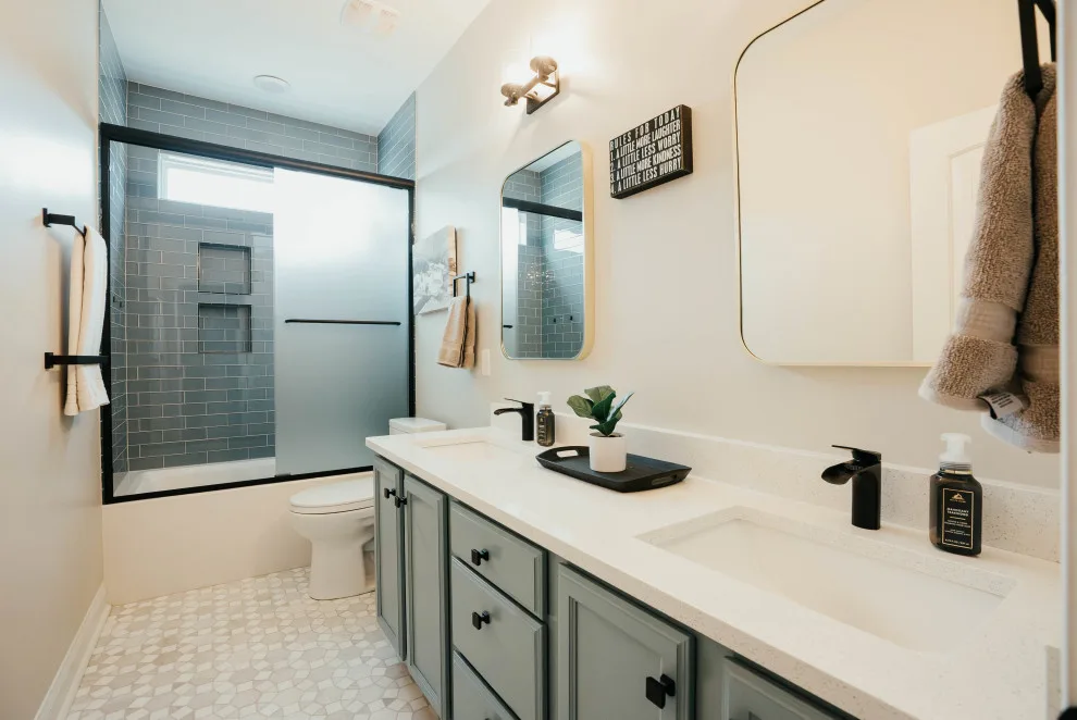 Main Level Renovation: Kitchen, Master Bath, Laundry, and Mudroom by Kamanski Construction, Inc. - Photo 14