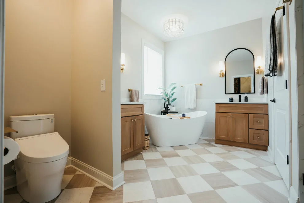 Main Level Renovation: Kitchen, Master Bath, Laundry, and Mudroom by Kamanski Construction, Inc. - Photo 6