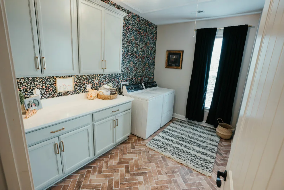 Main Level Renovation: Kitchen, Master Bath, Laundry, and Mudroom by Kamanski Construction, Inc. - Photo 16