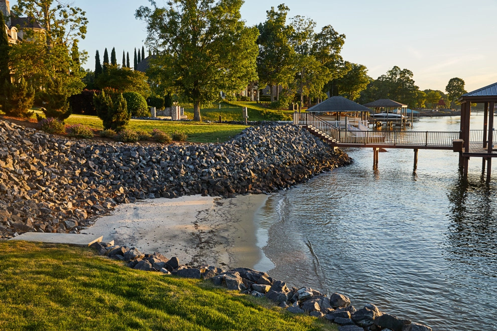 Joslin Point Residence by TG&R Landscape Group - Photo 2