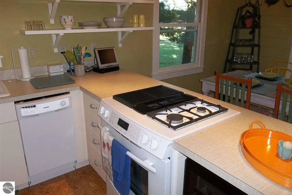 Ford Apartment by Sweetwater Contracting - Photo 14