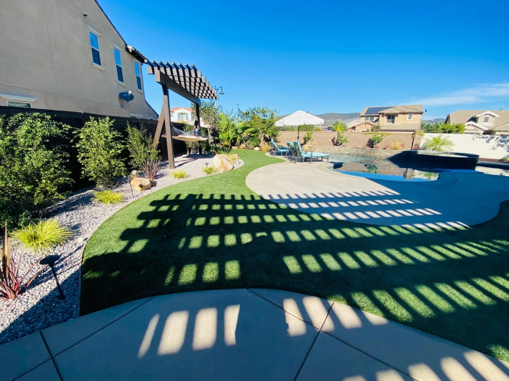 LA COSTA DECK, PERGOLAS, HARDSCAPING & LANDSCAPING PROYECT by BNC Builders INC. - Photo 9
