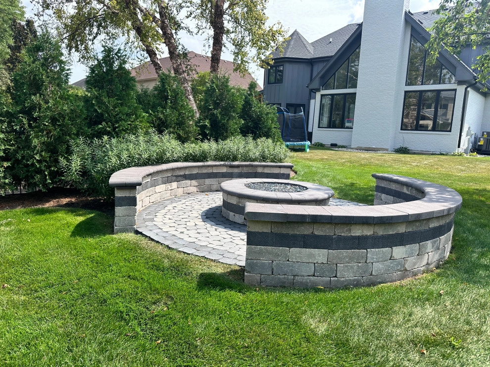 Contemporary Landscape Design by The Bravo's Landscape Inc. - Photo 2