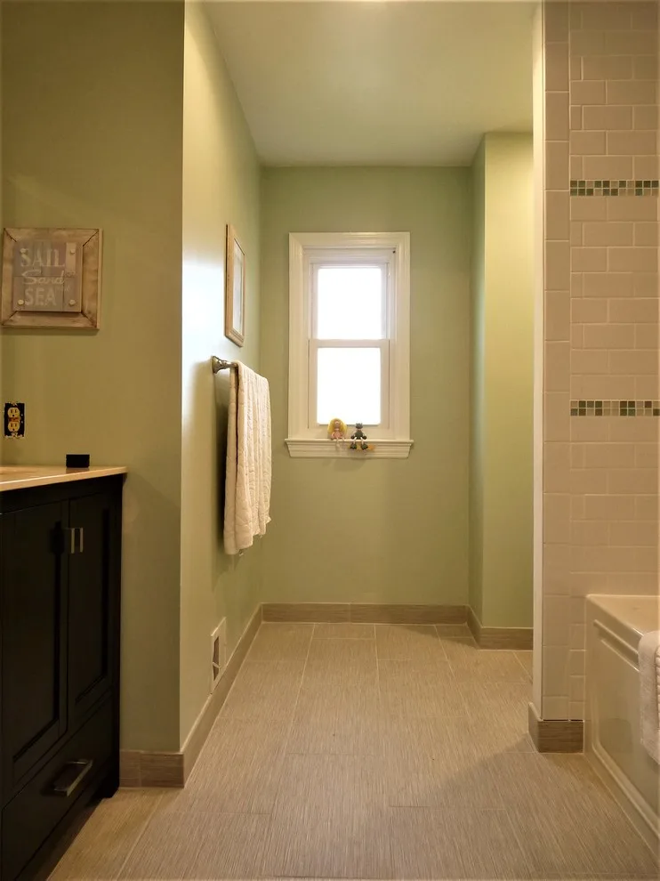 Franklin Park Children's Bath by Harte Remodels, LLC - Photo 2