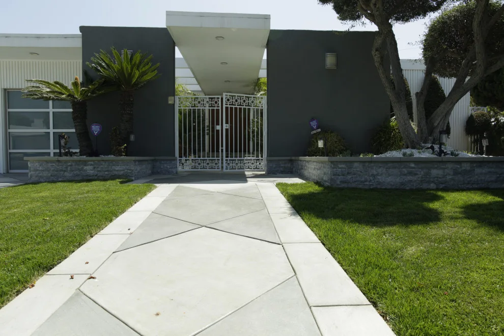 Ladera Heights Hardscape Renovation for Front and Back Yards by Katz Design & Builders Inc. - Photo 10