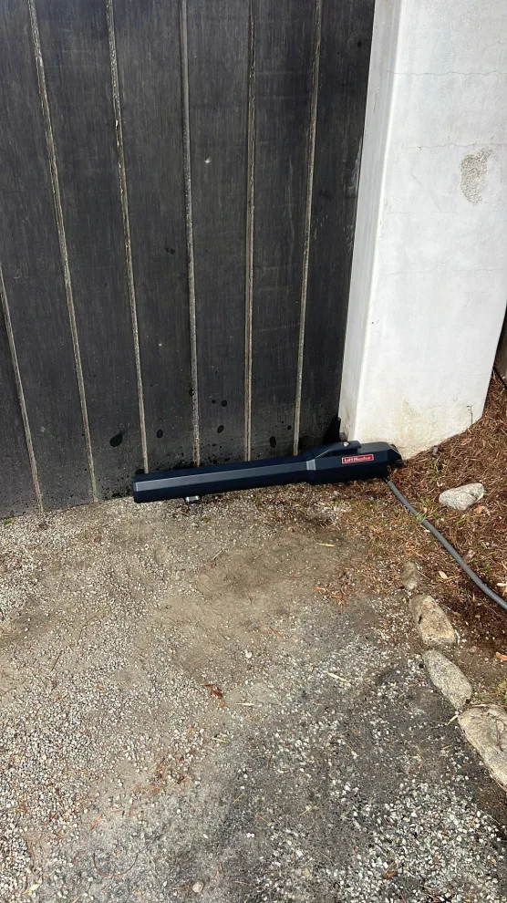Installation of a new electric sawing gate by Novak Doors And Gates - Photo 3