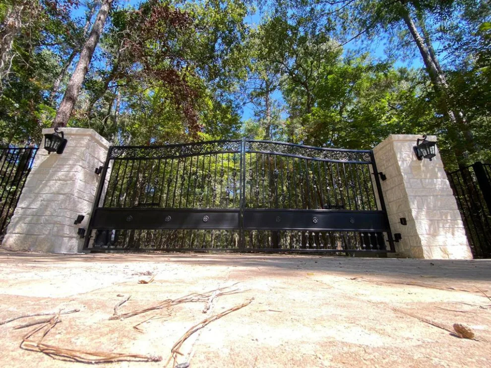 My Garage And Gates - Photo 11