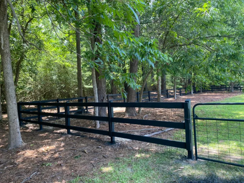 Southern Fence - Photo 6