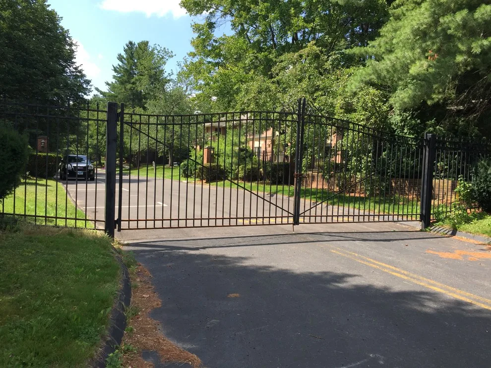 Decorative Entryways by Hartford Wire Fence - Photo 4