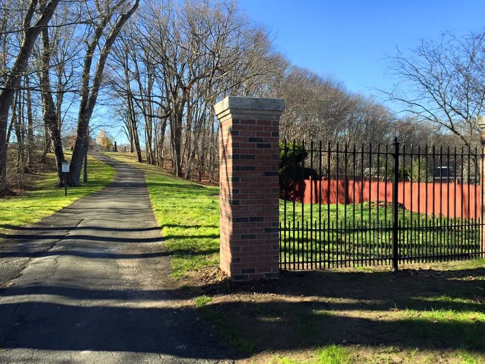 Hartford Wire Fence - Photo 4