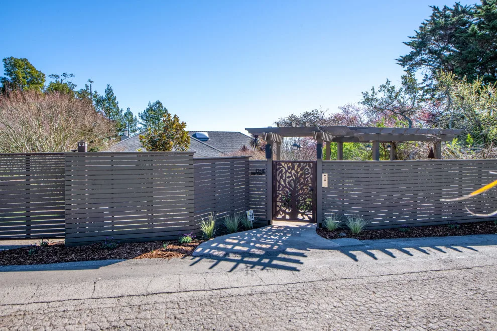 Horizontal Fence Haven by Clough Construction - Photo 12