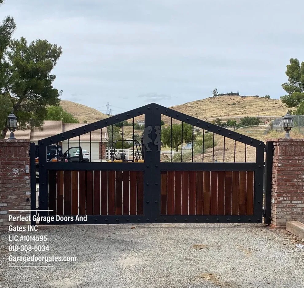 Perfect Garage Doors And Gates Inc. - Photo 8