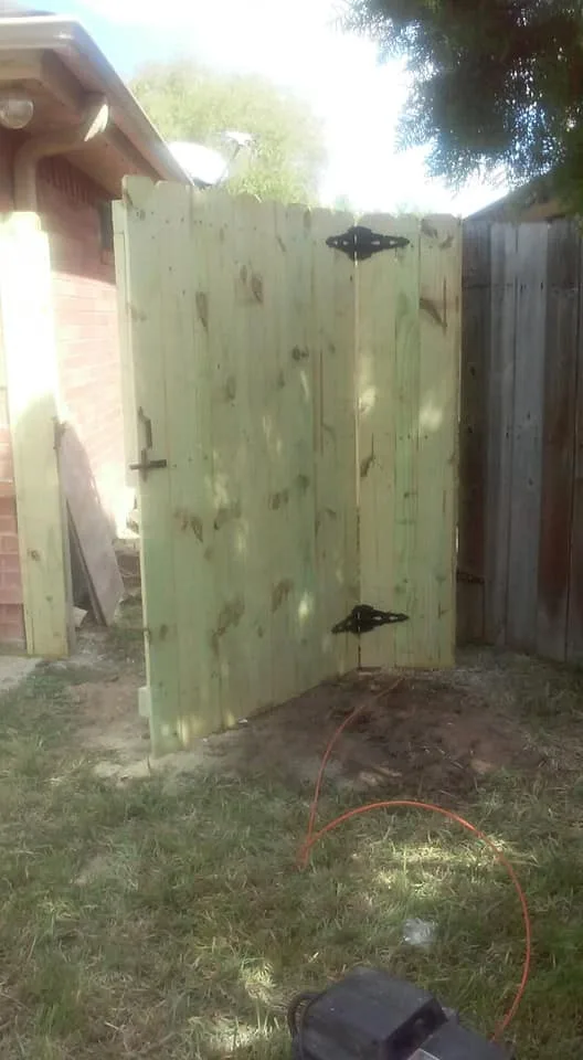 Triple S Fence Company - Photo 11