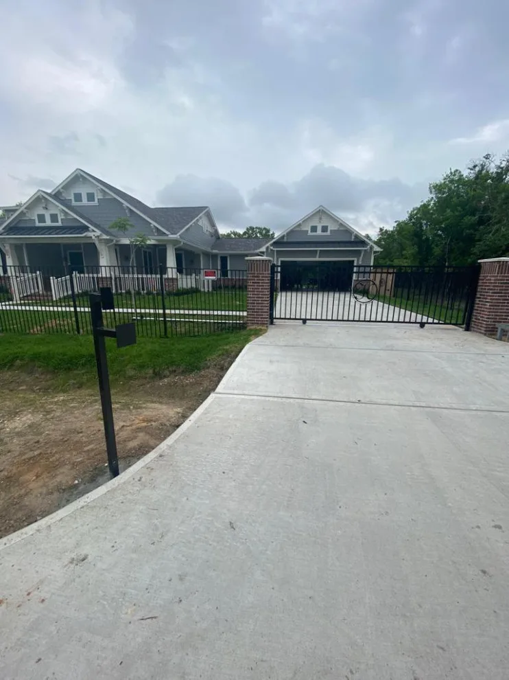 My Garage And Gates - Photo 5