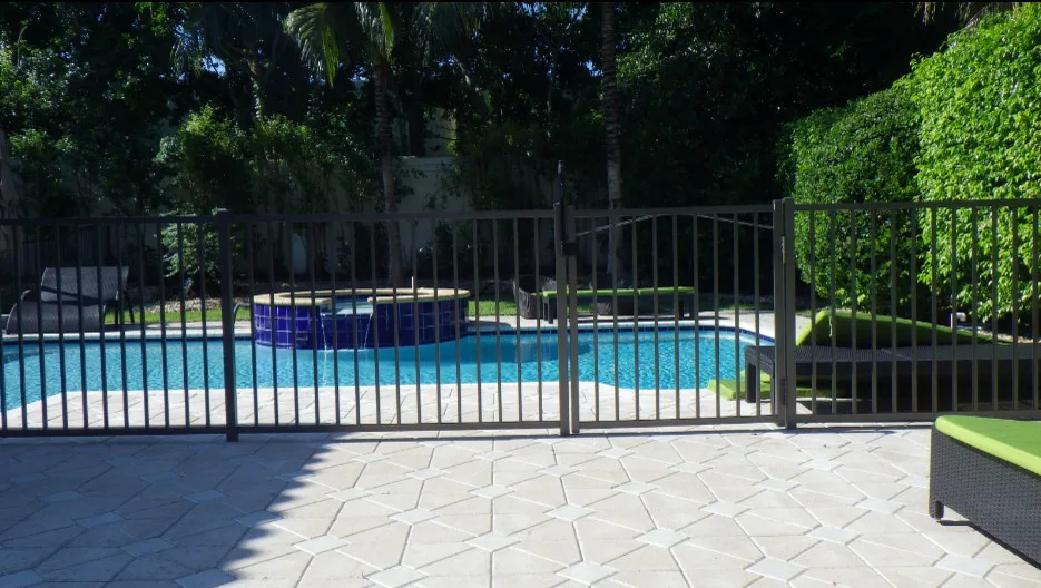 Aluminum Showcase by Hammerhead Fence - Photo 6