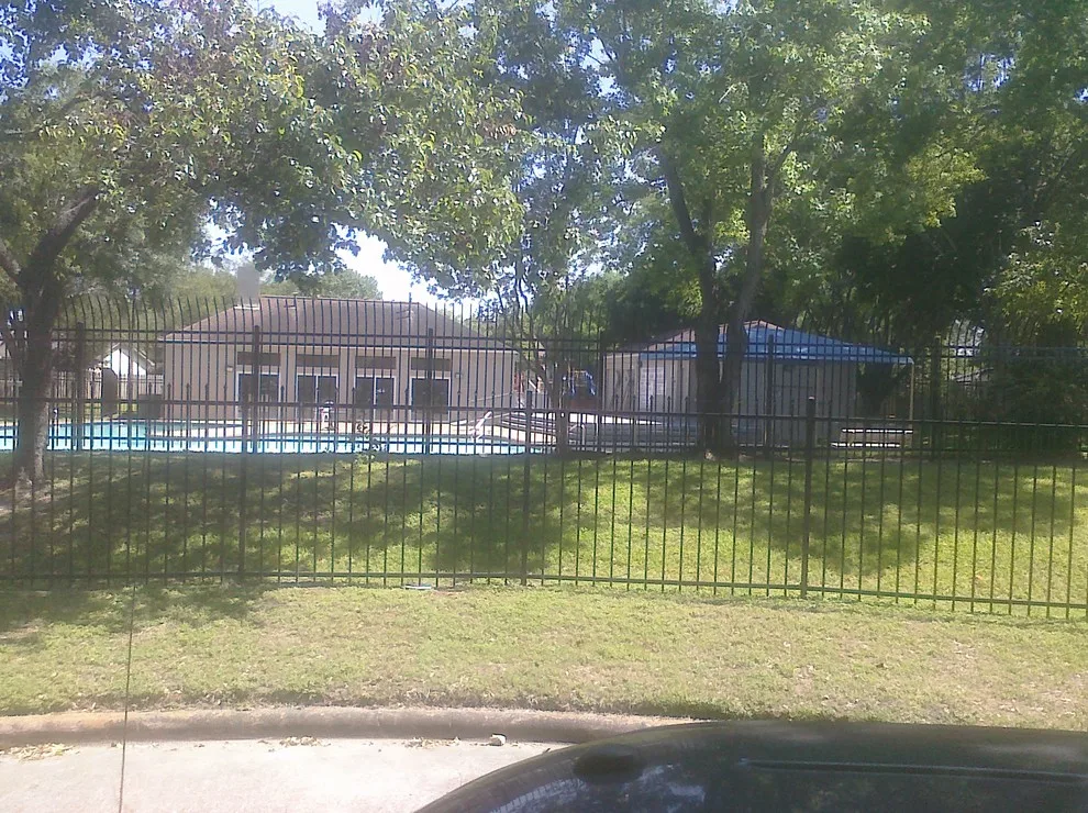 Republic Fence Company - Photo 11
