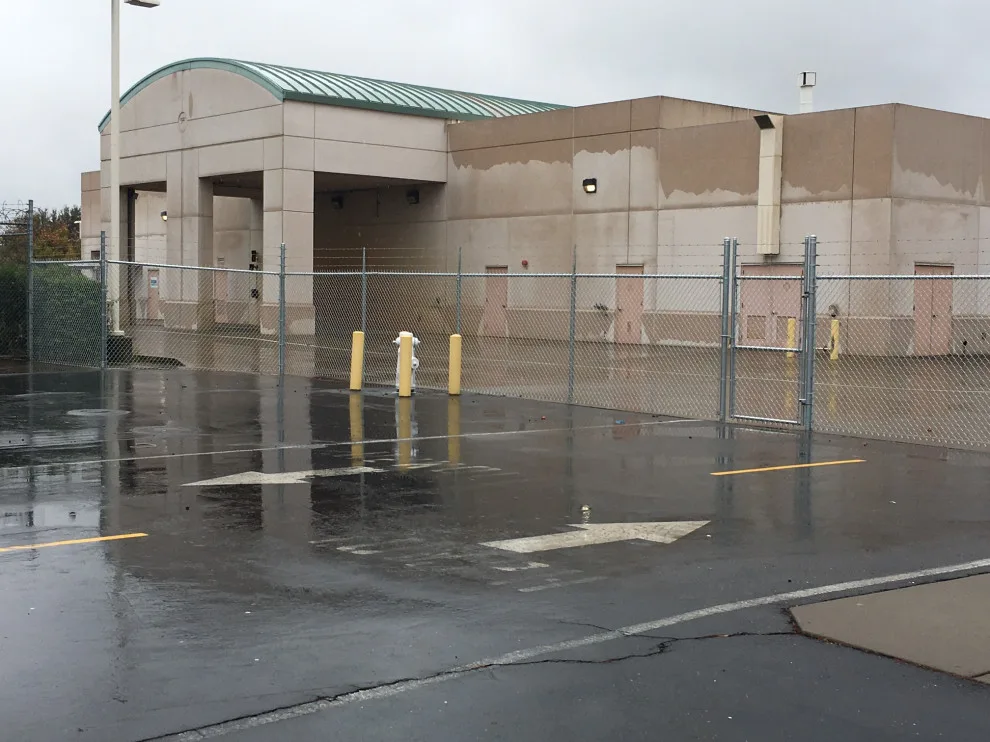 Chain Connection by Superior Fence Construction And Repair, Inc. - Photo 6