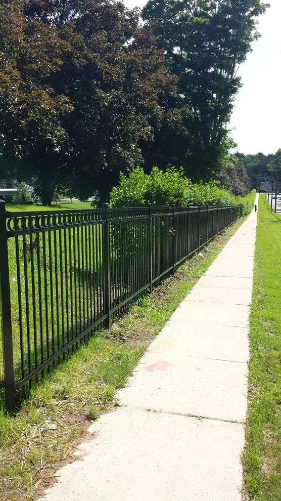 Home Enclosures by Hartford Wire Fence - Photo 7