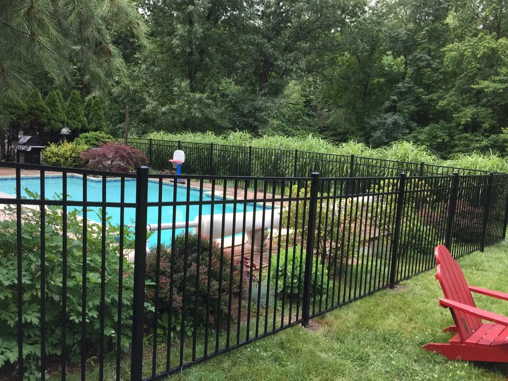 Hartford Wire Fence - Photo 2