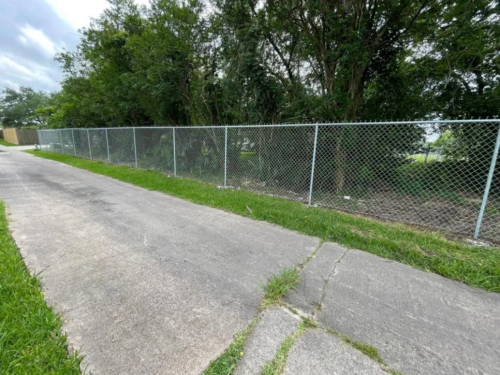 Fences and Gates Made of Chain Link by My Garage And Gates - Photo 9