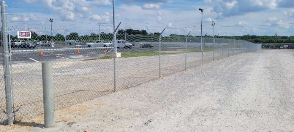 Bluff City Fence - Photo 4