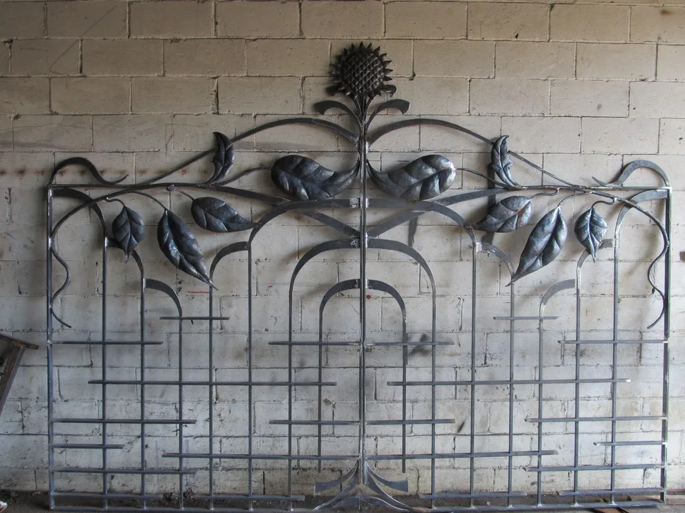 Personalized Entrance Gates by Bill's Custom Metal Fabrications Inc. - Photo 3