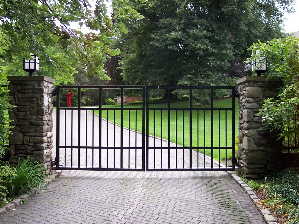Personalized Entrance Gates by Bill's Custom Metal Fabrications Inc. - Photo 2