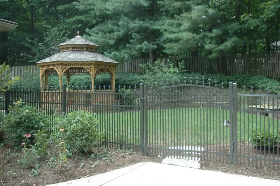 Eads Fence Company - Photo 8