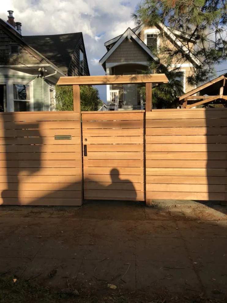 Bespoke Wood Fencing: Front Yard by Cool Cat Fence - Photo 2