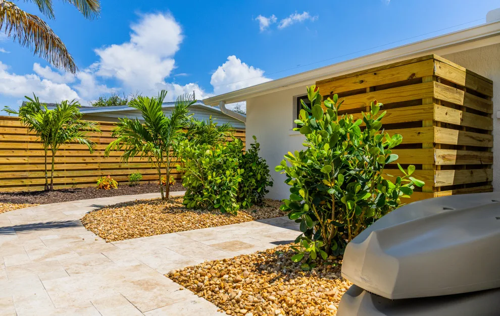Bespoke Horizontal Wooden Fence by Freedom Fence & Aluminum - Photo 5