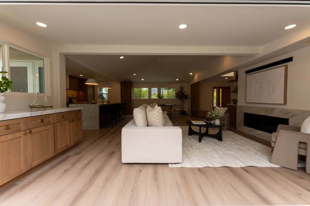 COMPLETE INTERIOR & EXTERIOR HOME RENOVATION by BNC Builders INC. - Photo 6