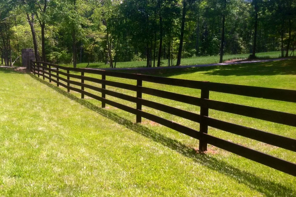 Top Notch Fence - Photo 2