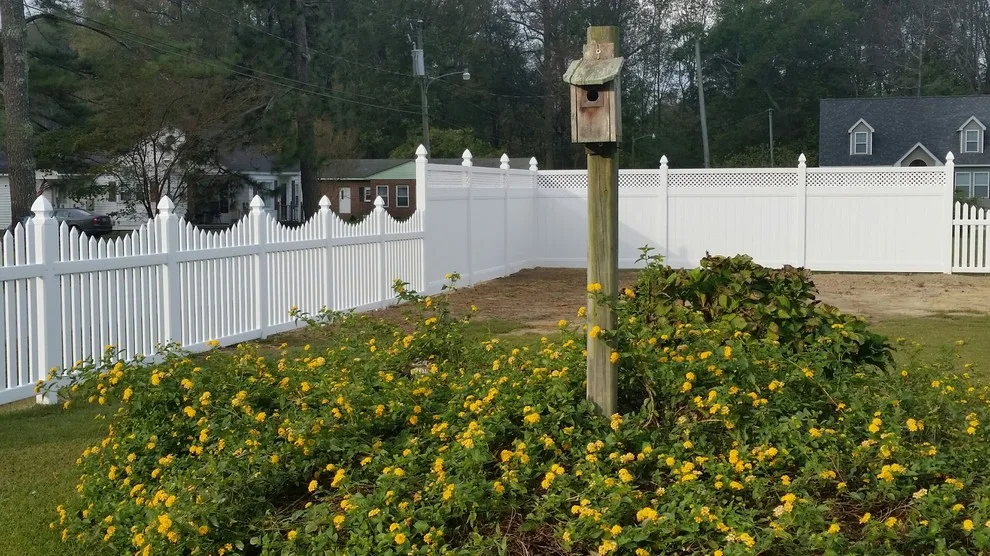 Jones Fence & Custom Vinyl, LLC - Photo 4