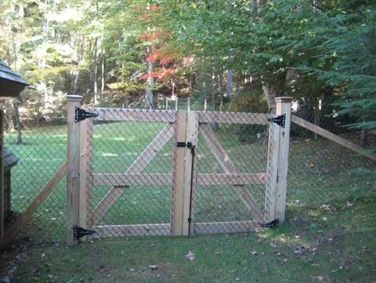 Pratico's Landscaping & Fence Co - Photo 3
