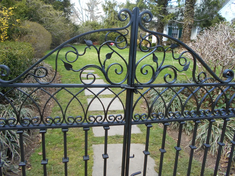 Entrance to the Garden by Bill's Custom Metal Fabrications Inc. - Photo 13
