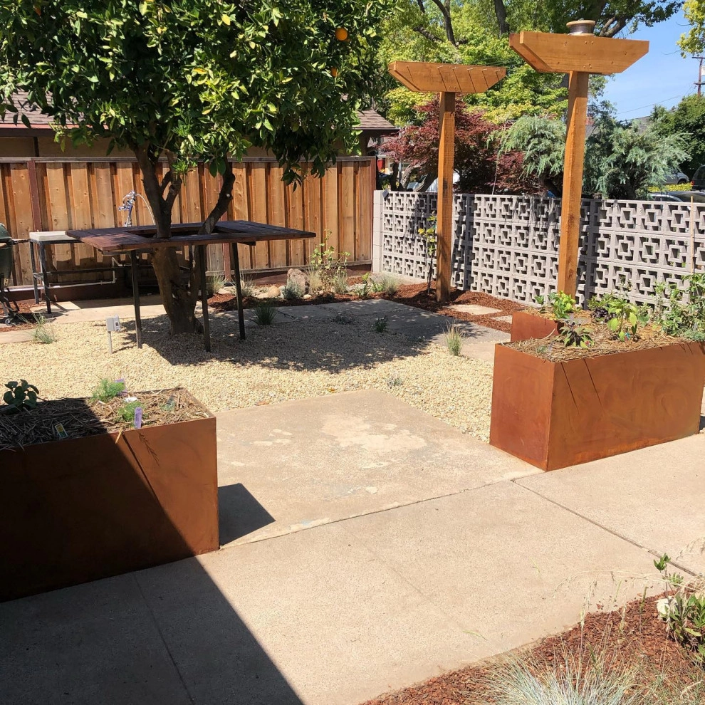 Featured Projects by Bay Maples Wild California Gardens - Photo 10