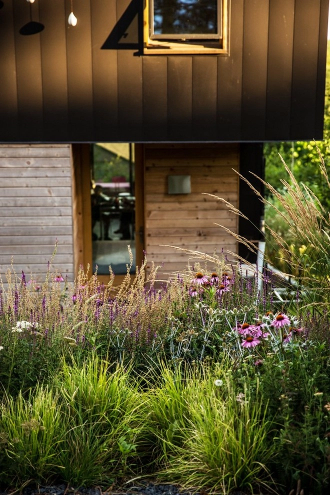 Full Plane Passive House by The Figure Ground Studio, LLC - Photo 9