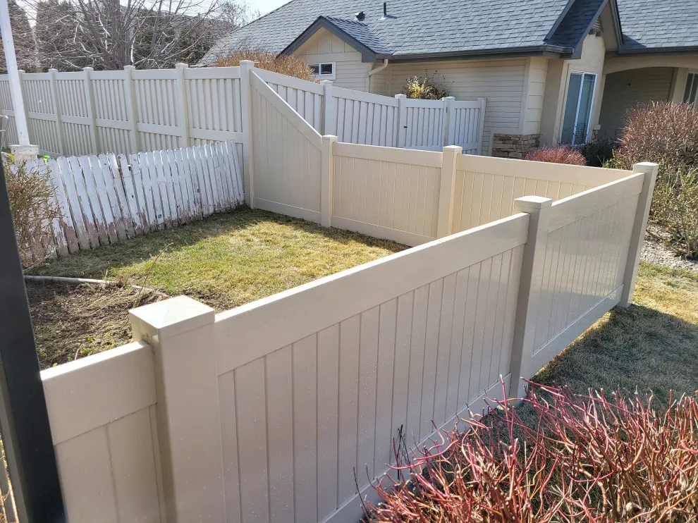 Sonrise Fence - Photo 7