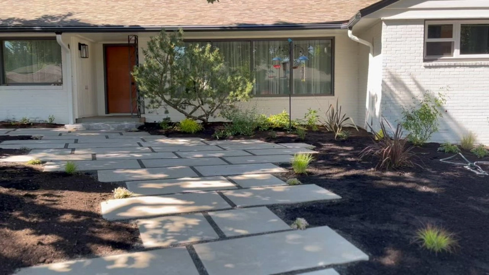 Mid-Century Garden by The Garden Angels Landscape Design & Consulting - Photo 6