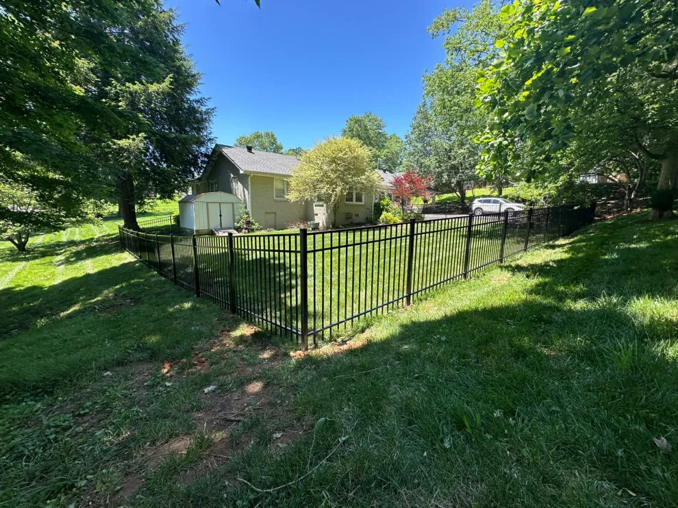 Morales Fence Installation & Repair - Photo 9